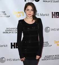 Olivia Luccardi, 37 лет, США Olivia Luccardi, 37 лет,